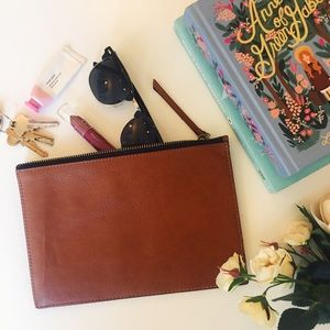 Madewell Leather Pouch Clutch in English Saddle